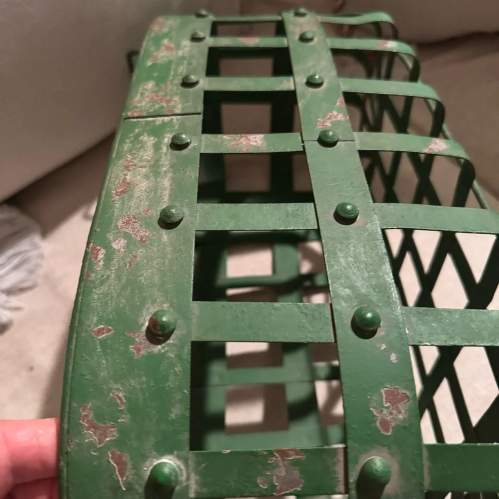 Miljögården - METAL BASKET HAROLD OVAL ANTIQUE Green